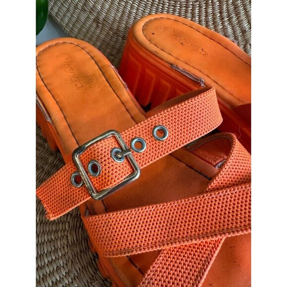 Women’s size 8 orange sandals - Picture 4 of 9